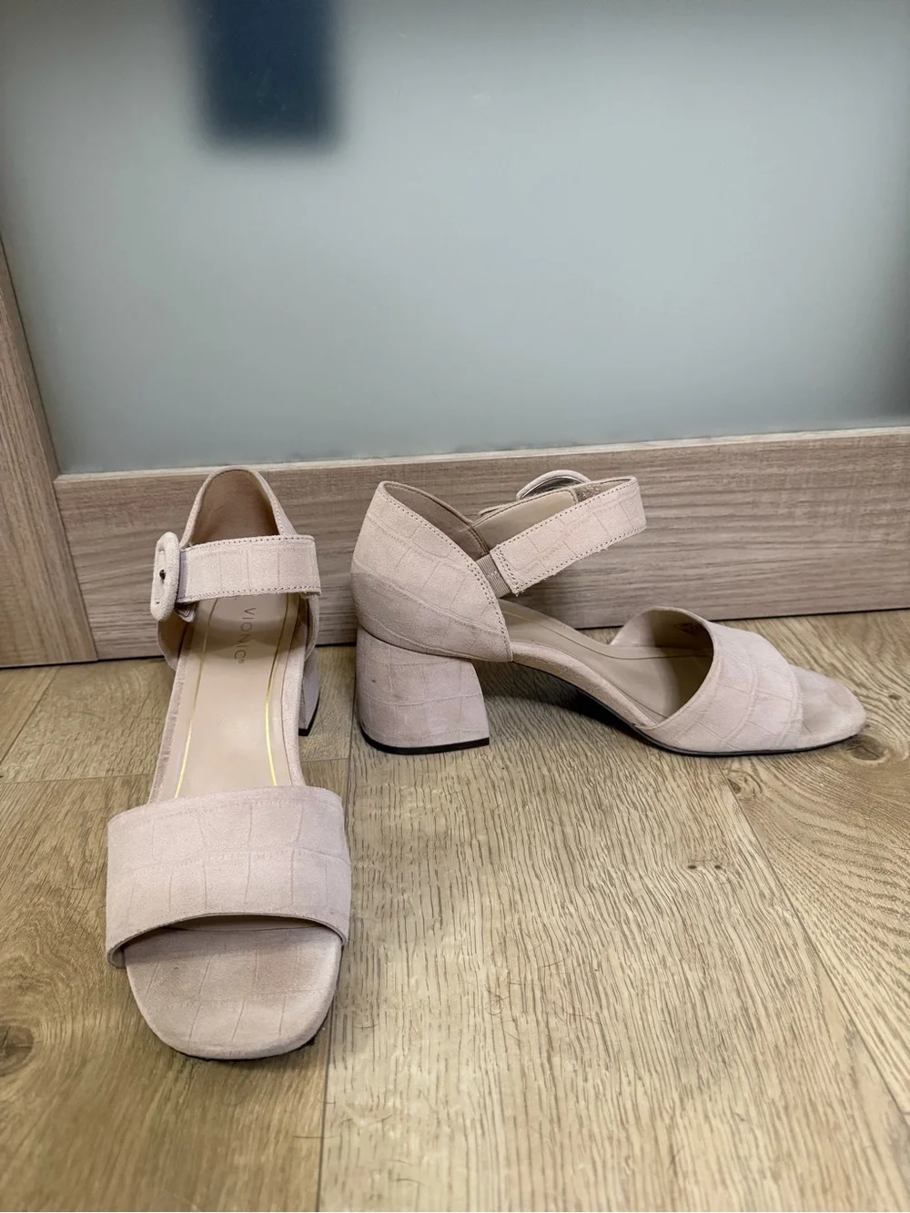 Vionic Blush Pink Block Heel Ankle Strap Sandals 11W
